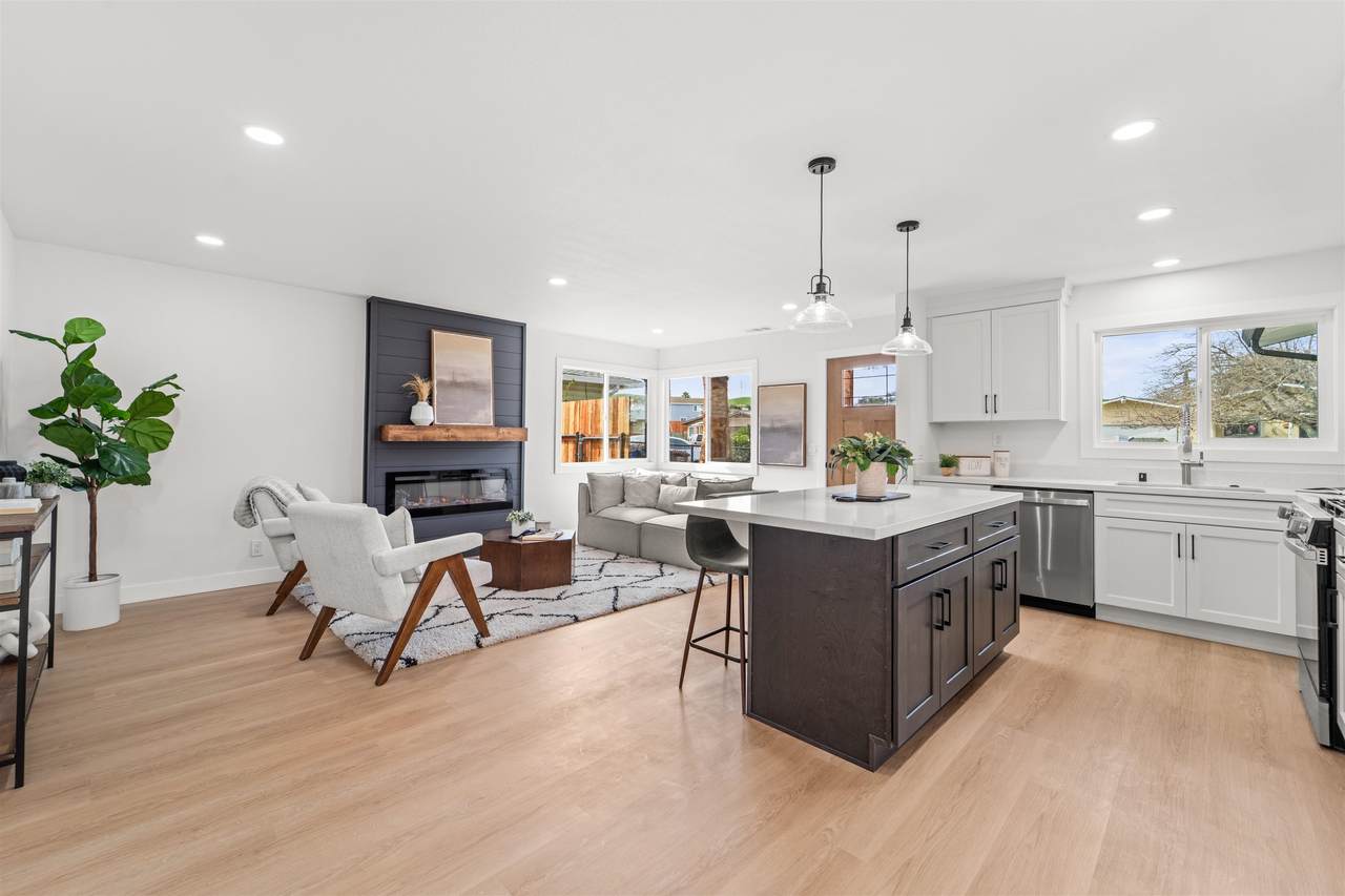 215 San Bernardino Ct - Photo 1