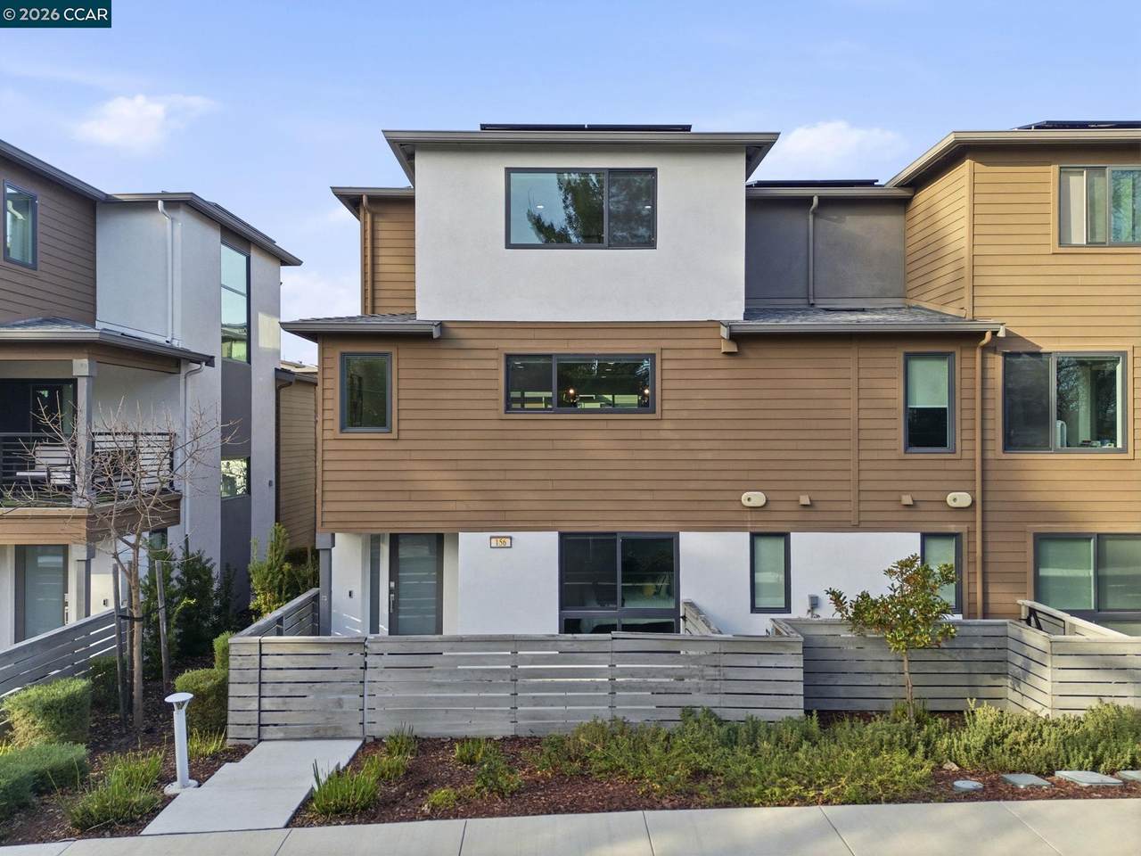 156 Pioneer Ave - Photo 1