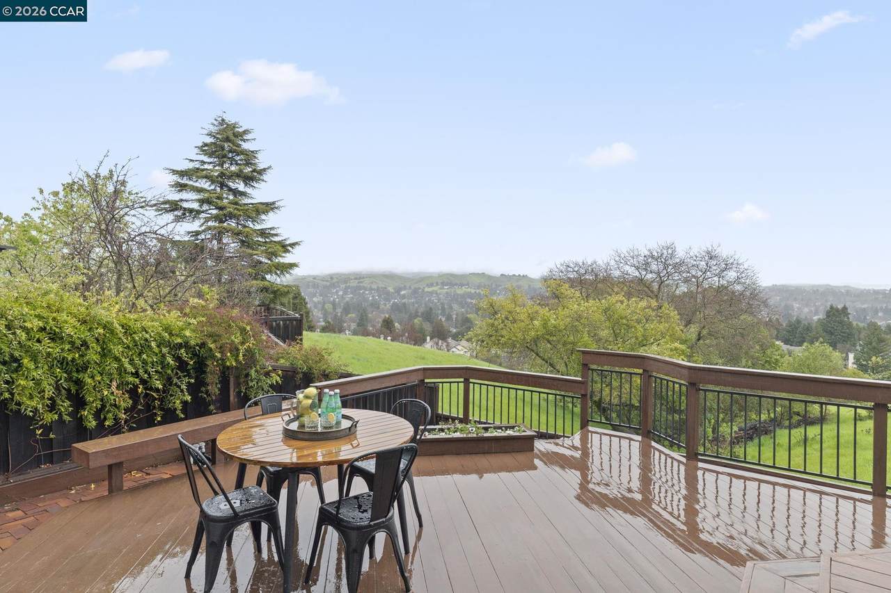 1405 Fountain Springs Cir - Photo 1