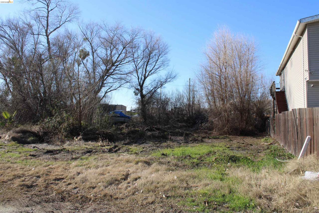 420 Park Ln - Photo 1