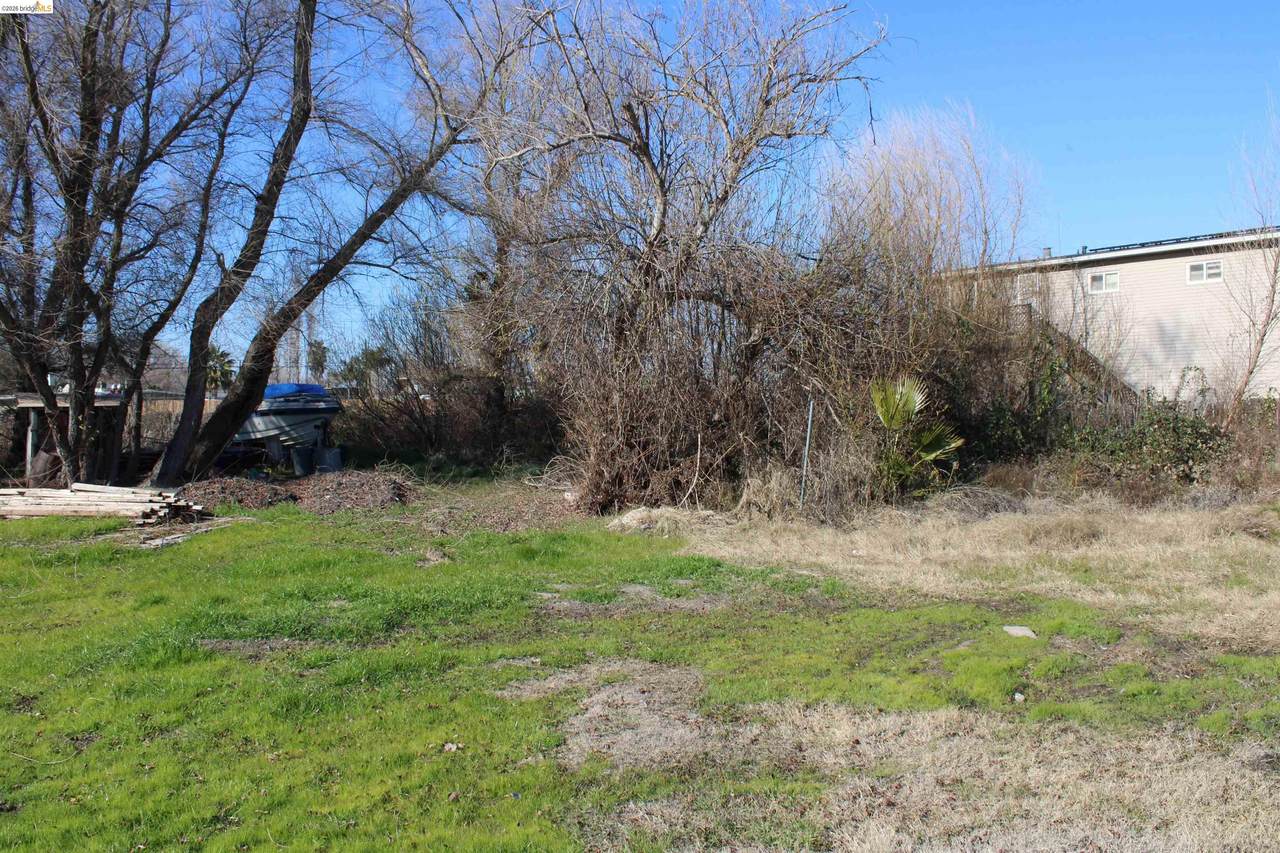 412 Park Ln - Photo 1