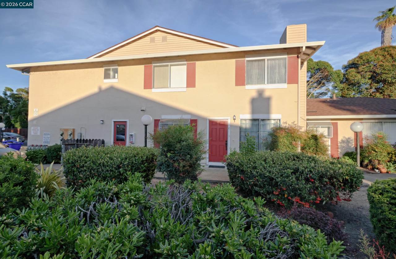 2585 El Portal Dr C - Photo 1