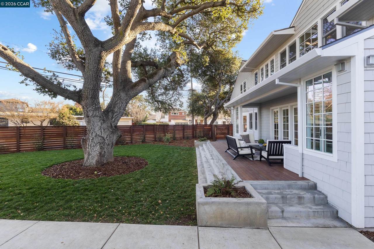 524 Oak Grove Ave. - Photo 1
