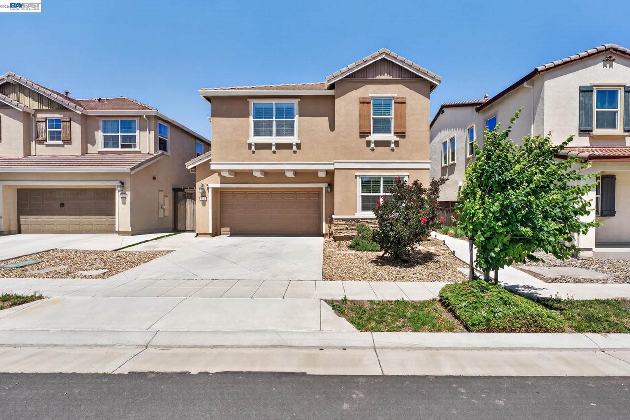 455 Leonardo Way - Photo 1