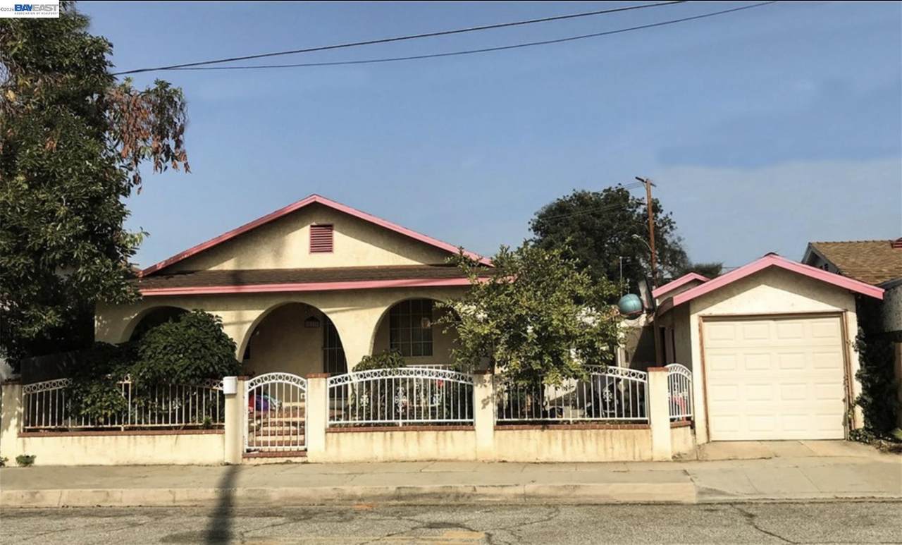 524 Mission Rd - Photo 1