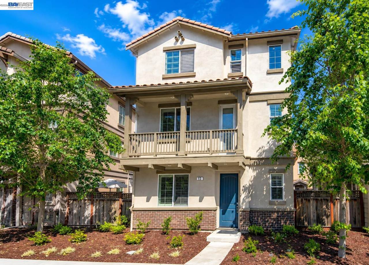 63 Austin Ave - Photo 1