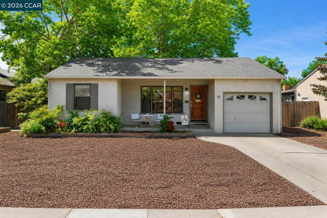 10 Pendegast St. - Photo 1