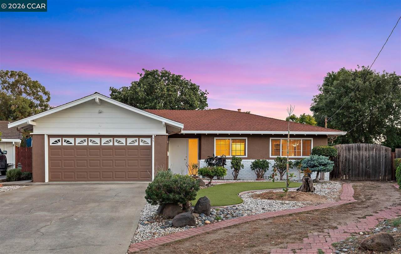 55 Ceemar Court - Photo 1