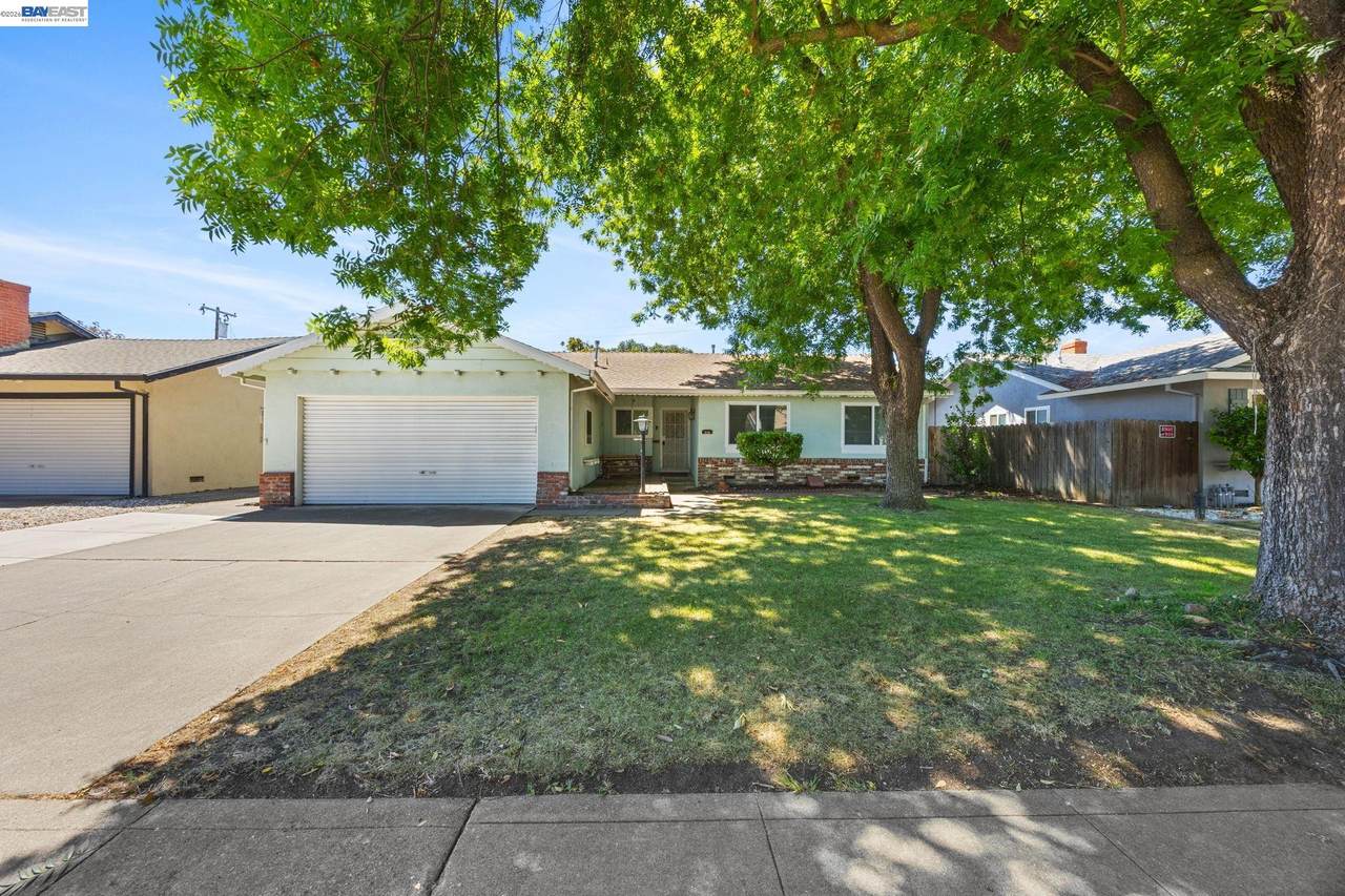 316 Canterbury Dr. - Photo 1