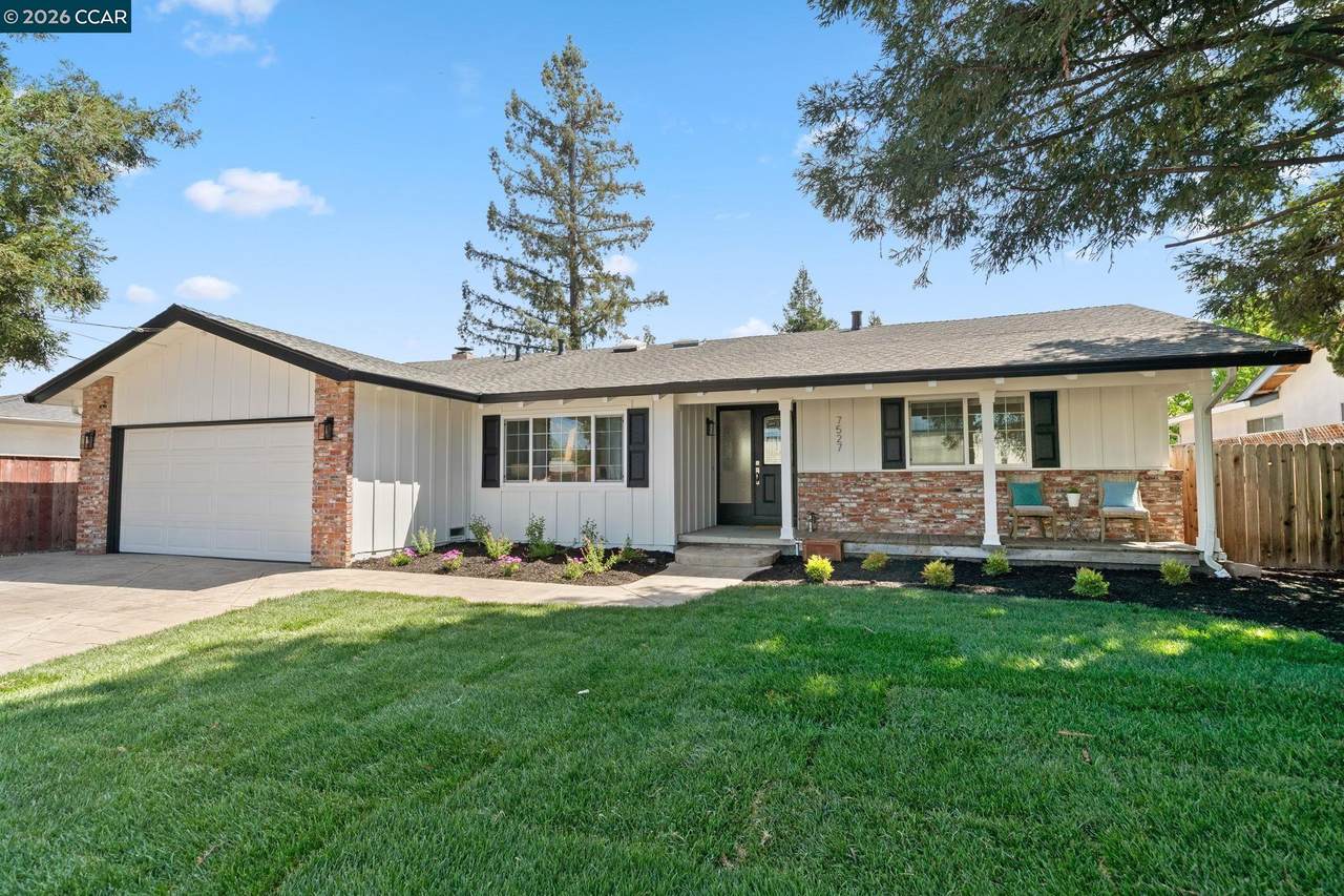7527 Blue Fox Way - Photo 1