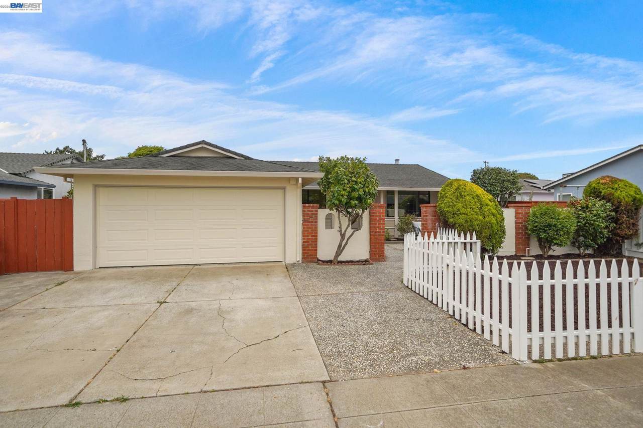 5470 Fernwood Dr - Photo 1