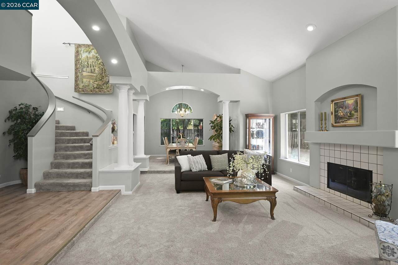 421 Stoneybrook Ct - Photo 1
