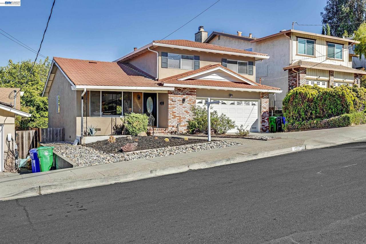 23070 Glenn Ellen - Photo 1
