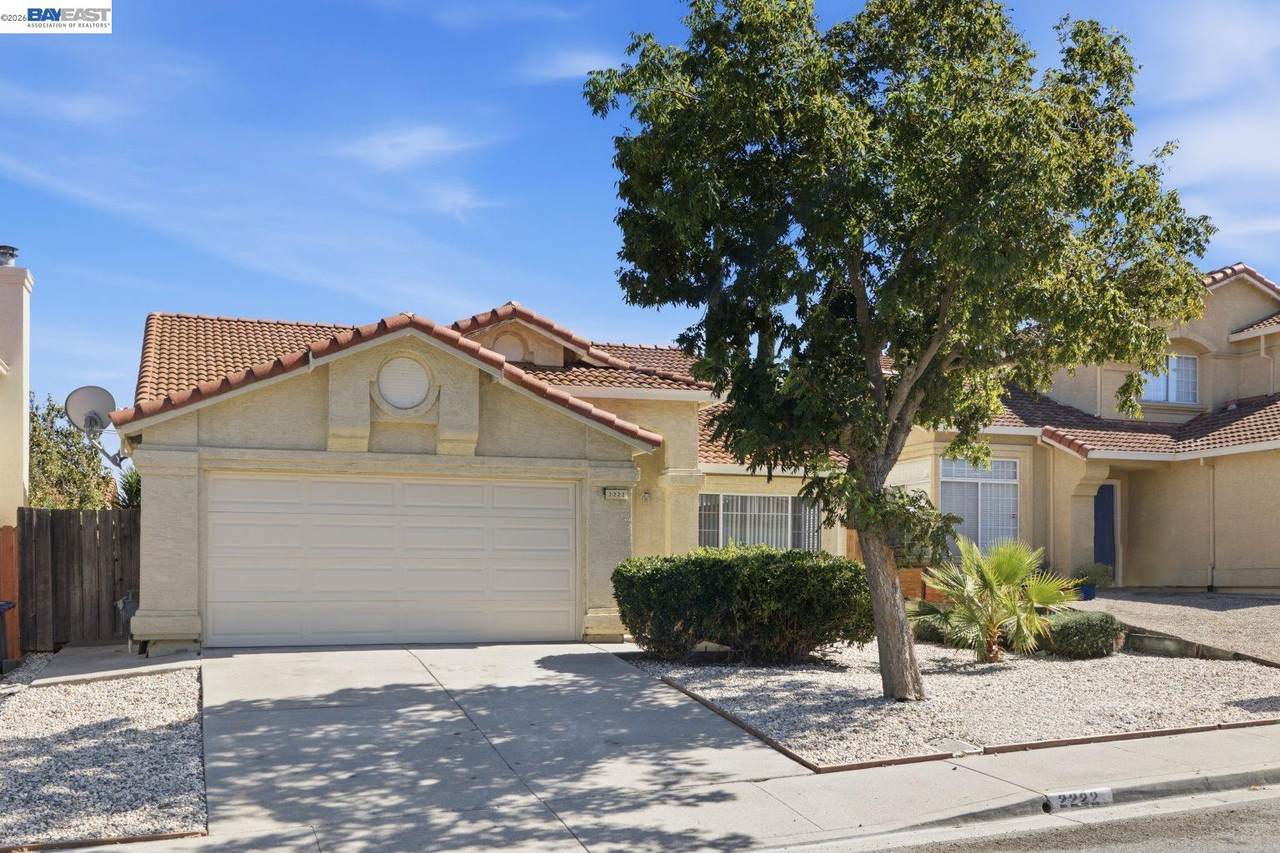 2222 Woodhill Dr - Photo 1