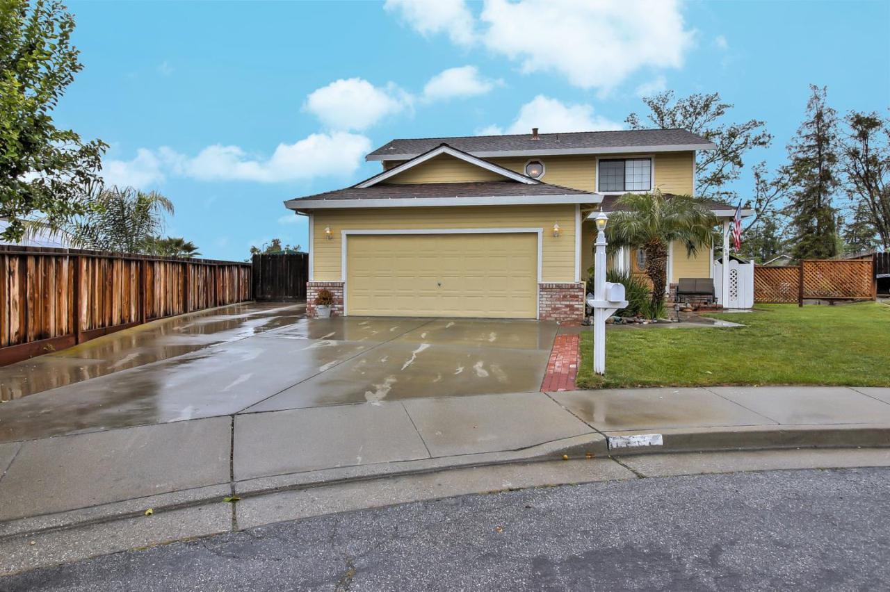 1581 Bella Vista Ct - Photo 1