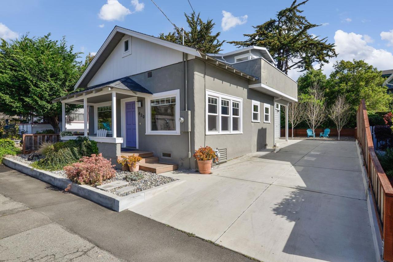 420 Hillcrest Dr - Photo 1