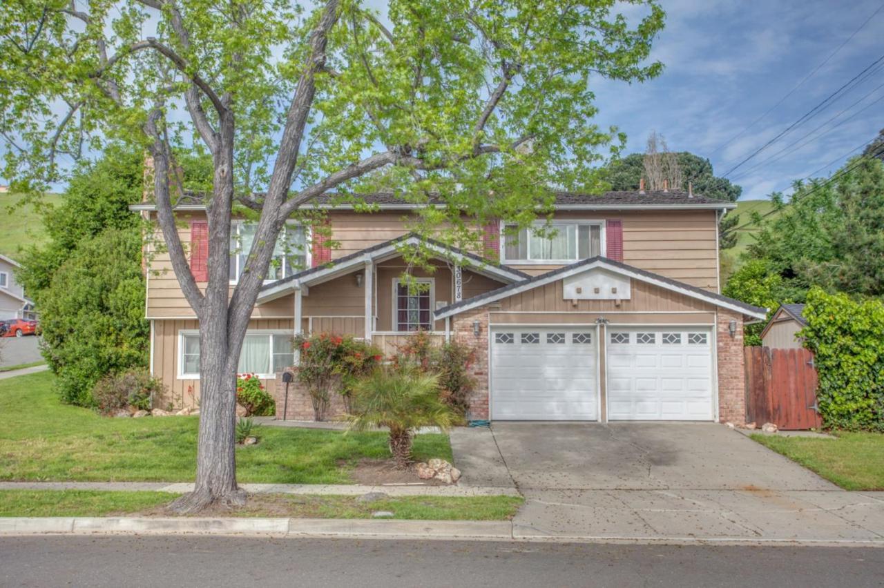 30678 Treeview St - Photo 1