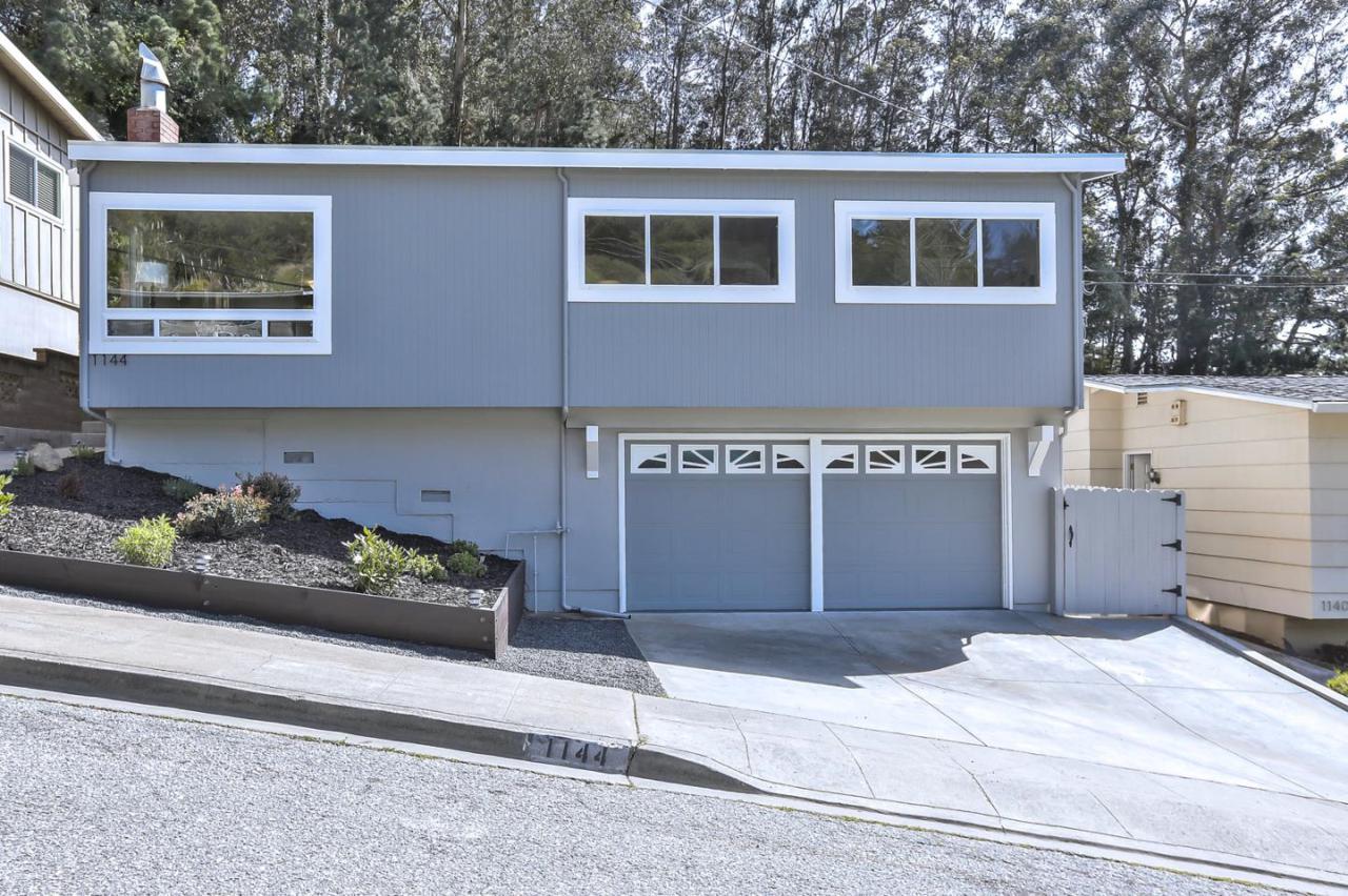 1144 Valencia Way - Photo 1