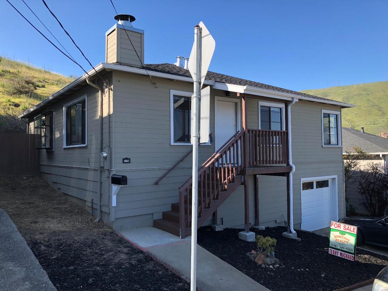 661 Ash Ave - Photo 1