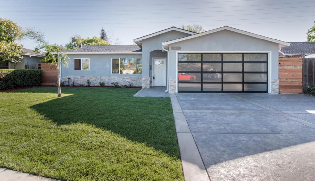 2743 Custer Dr - Photo 1