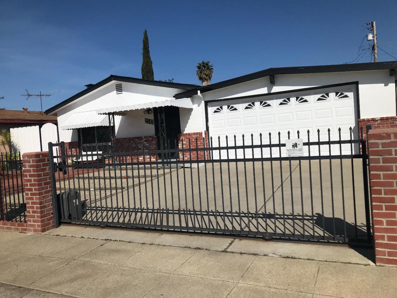2143 Ocala Ave - Photo 1