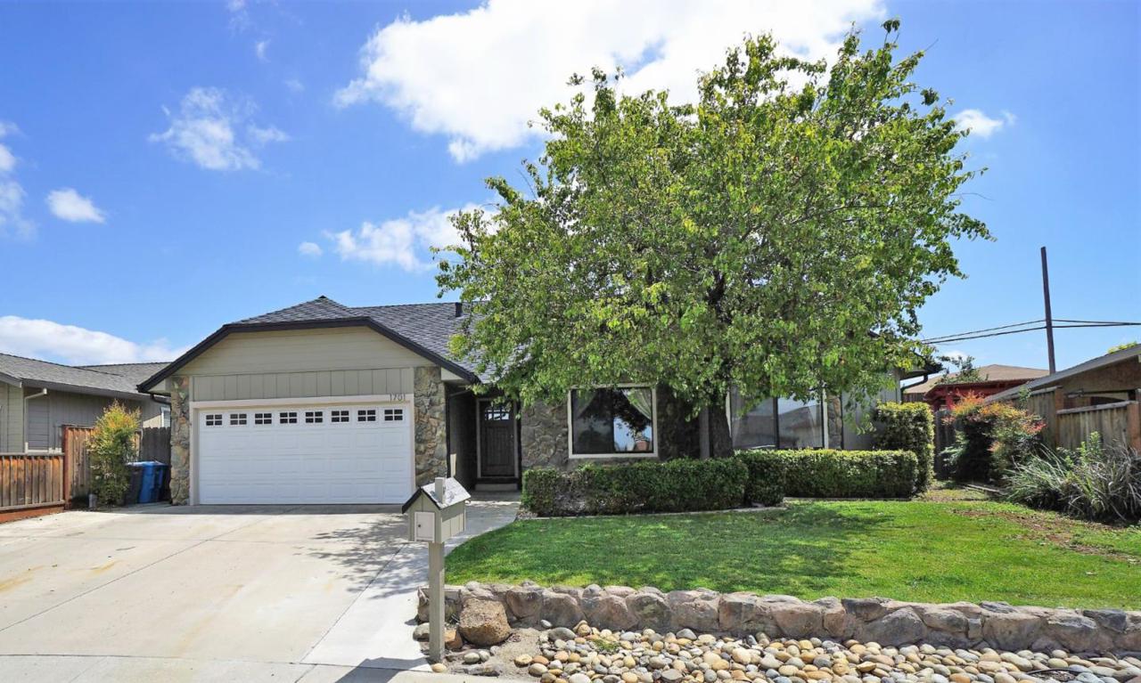 1701 Monticello Dr - Photo 1