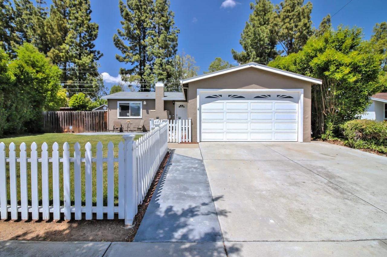 661 Arnold Dr - Photo 1