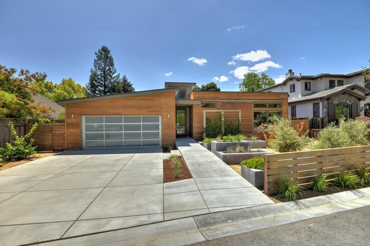 17980 Rose Ct - Photo 1