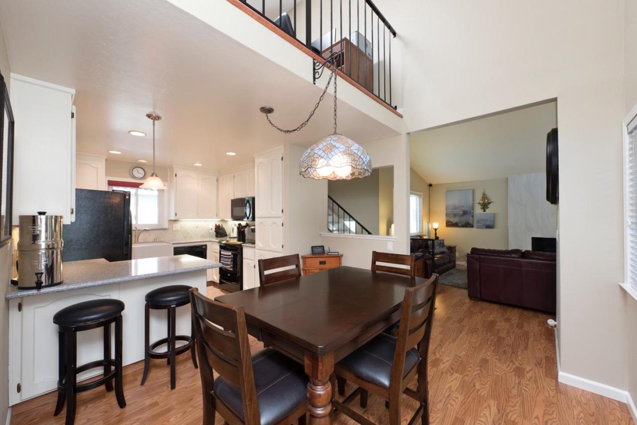 1235 Henderson Ave - Photo 1