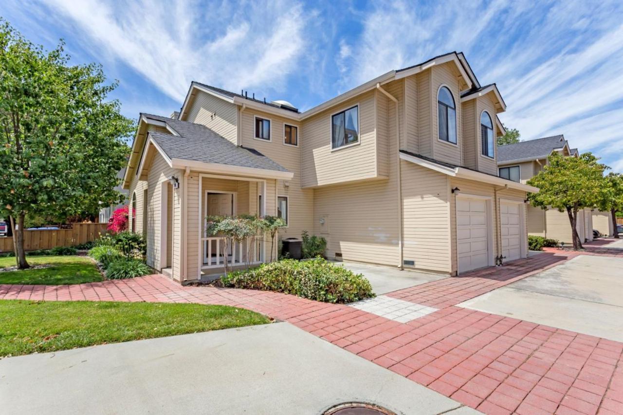 349 Bundy Ave - Photo 1