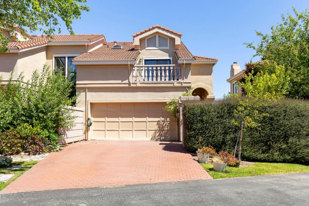8 Geranium Ln - Photo 1