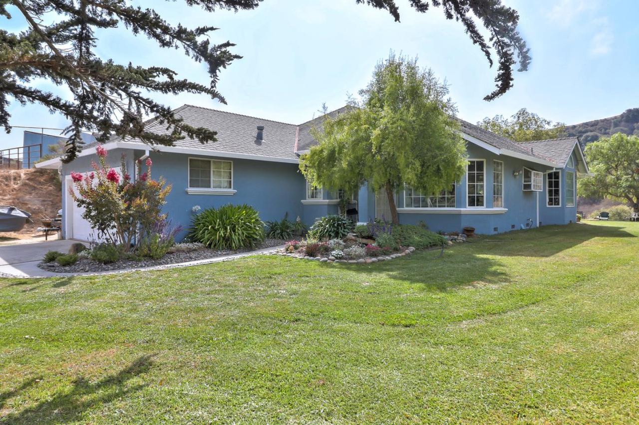 1584 Rocks Rd - Photo 1