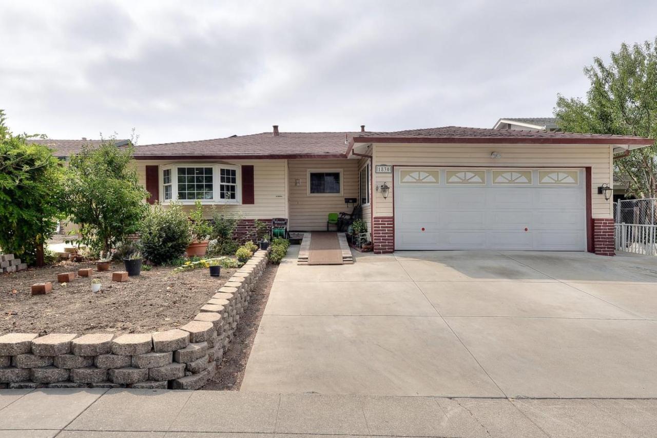 1830 Yosemite Dr - Photo 1