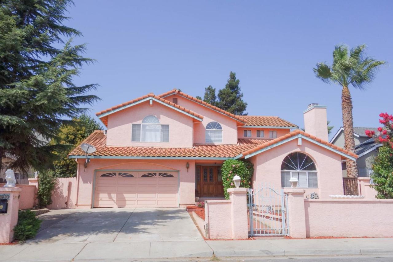 1010 Peach Ct - Photo 1