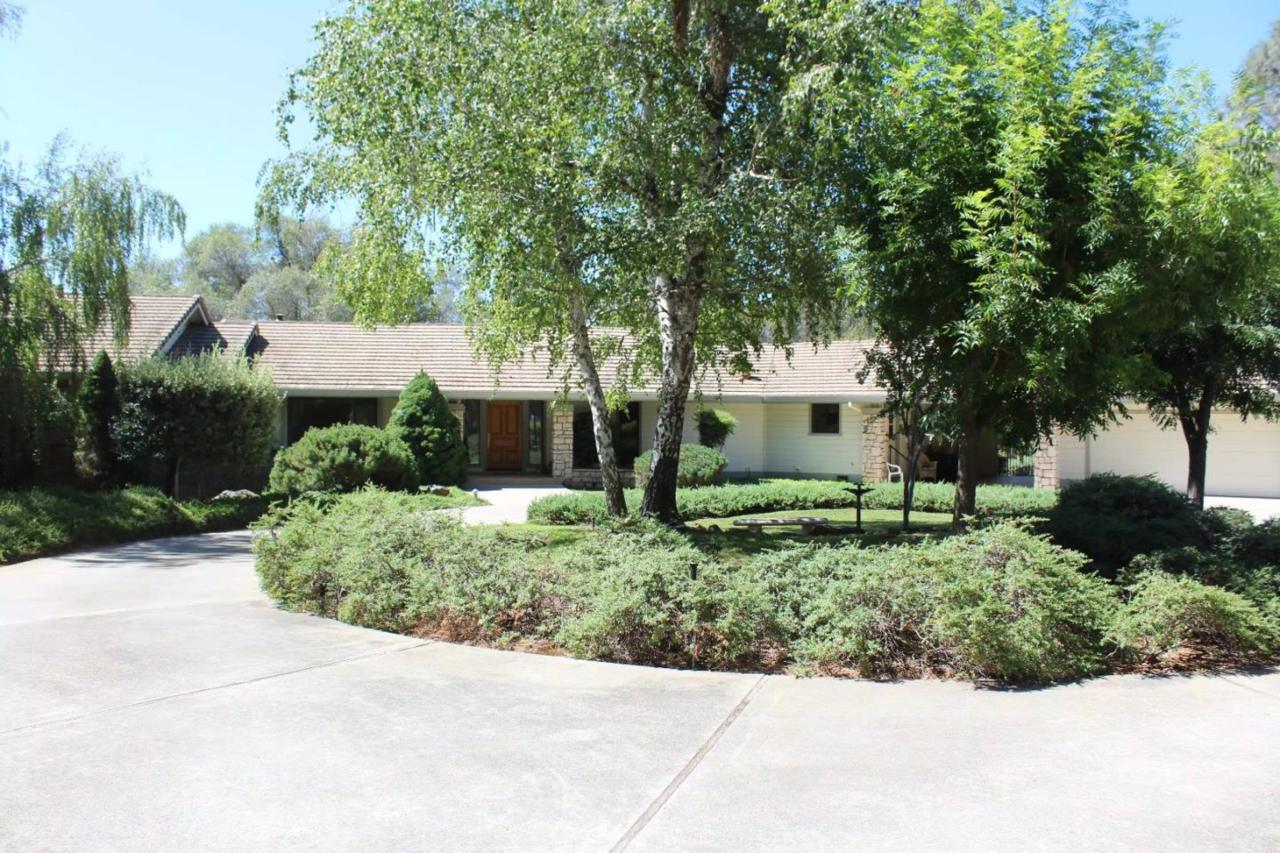 19324 Iron Mountain Dr - Photo 1