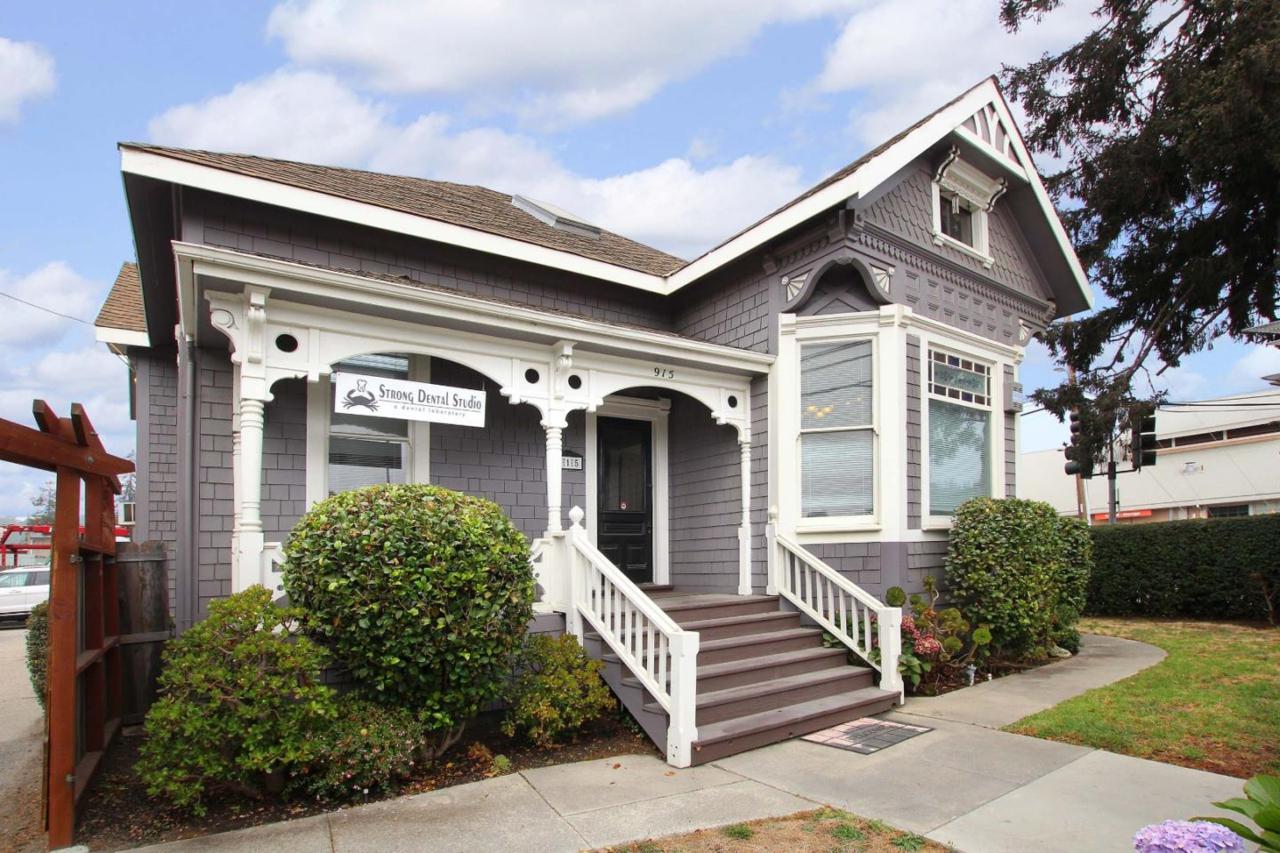 915 River St - Photo 1