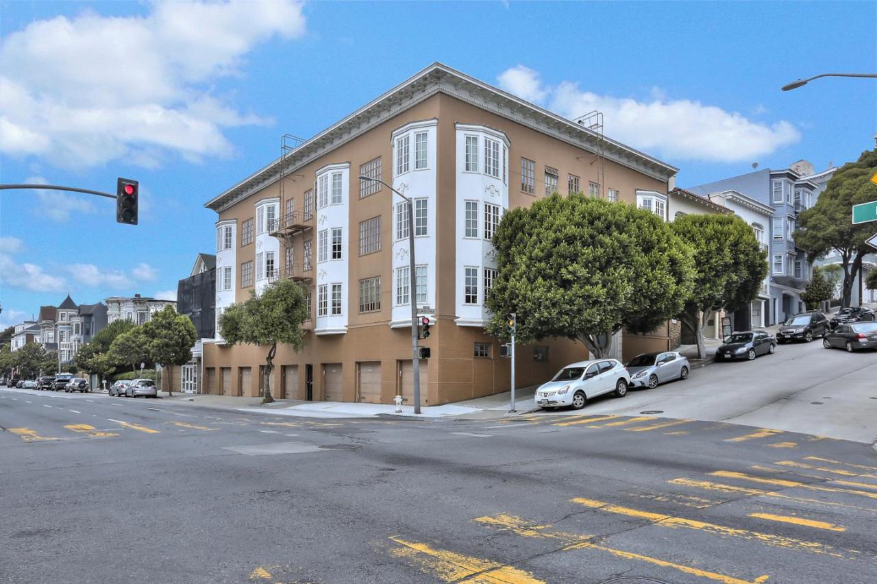 1905 Laguna St 204 - Photo 1