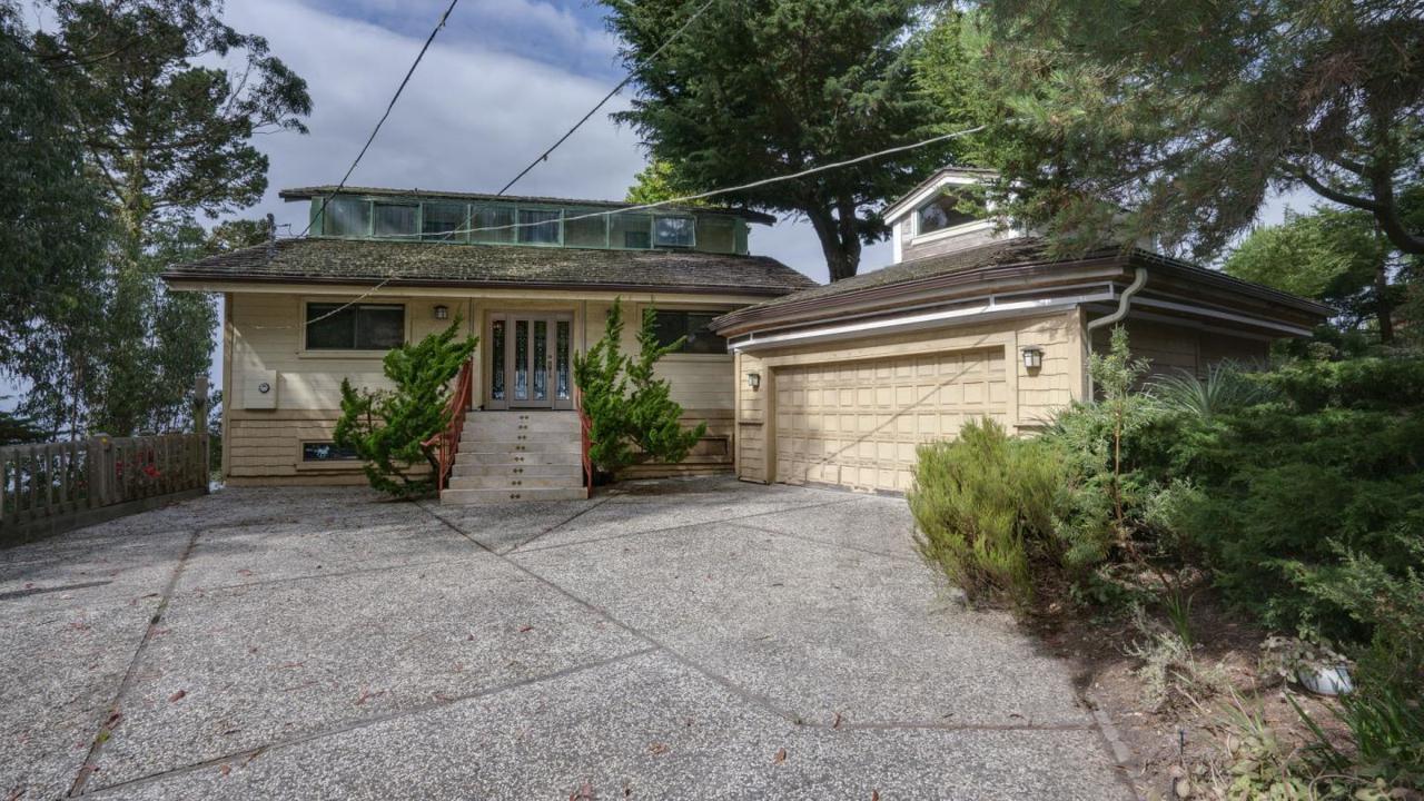 321 El Granada Blvd - Photo 1