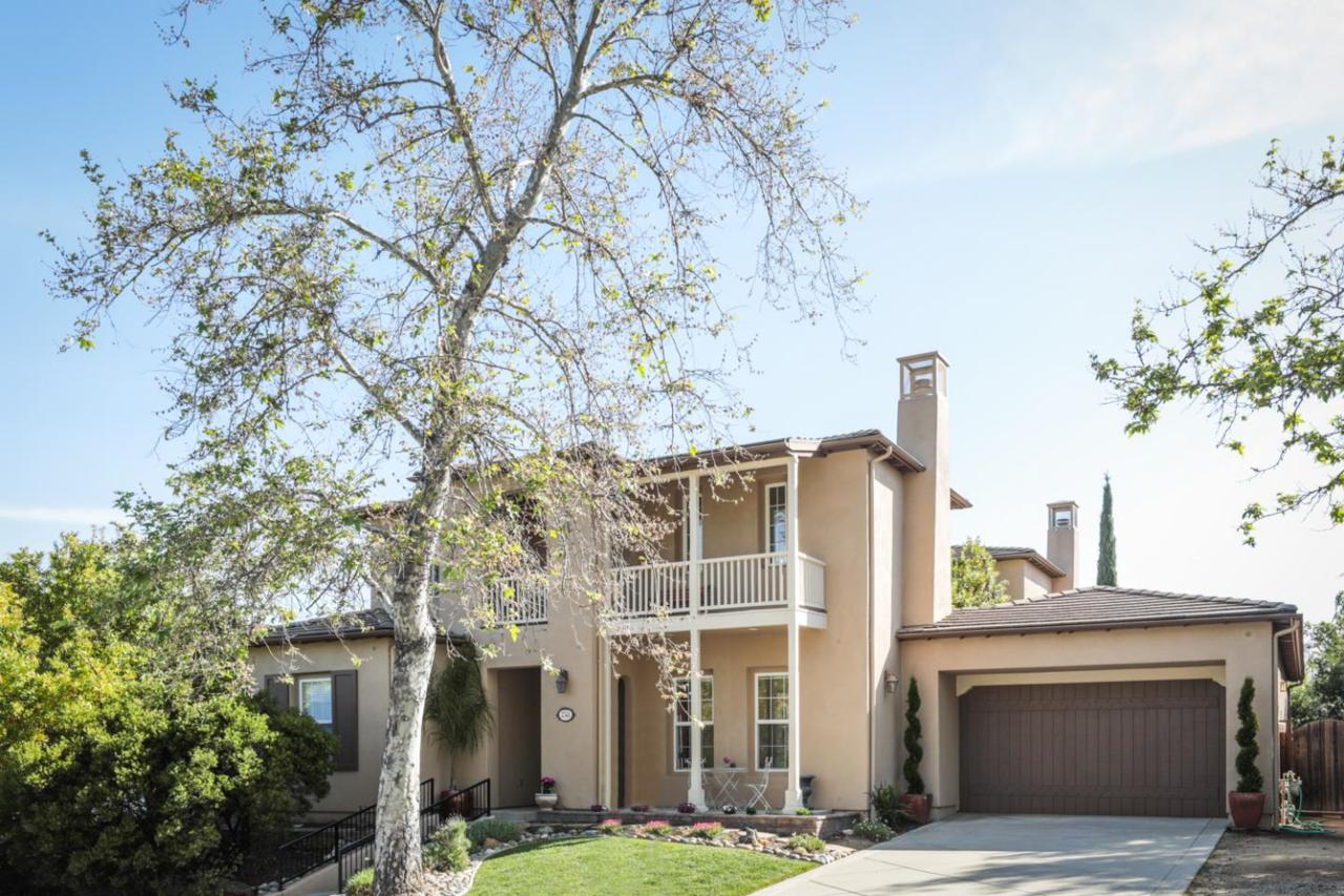 2741 Club Dr - Photo 1