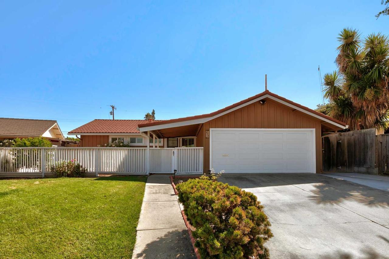 419 Fernandez Ct - Photo 1