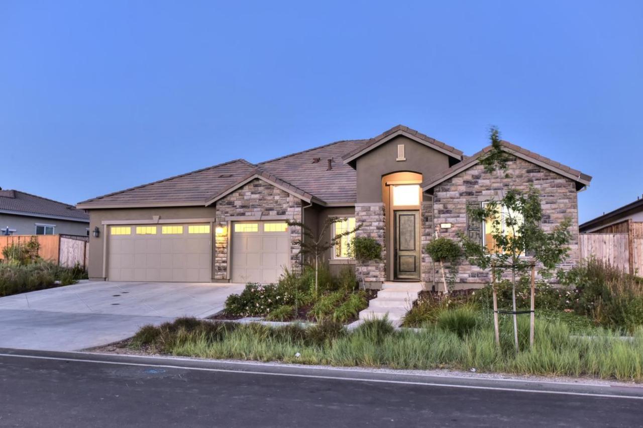 7922 Cobblestone Ct - Photo 1