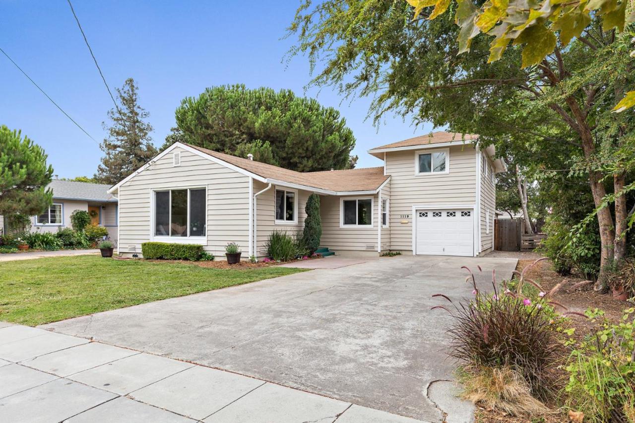 1119 17th Ave - Photo 1