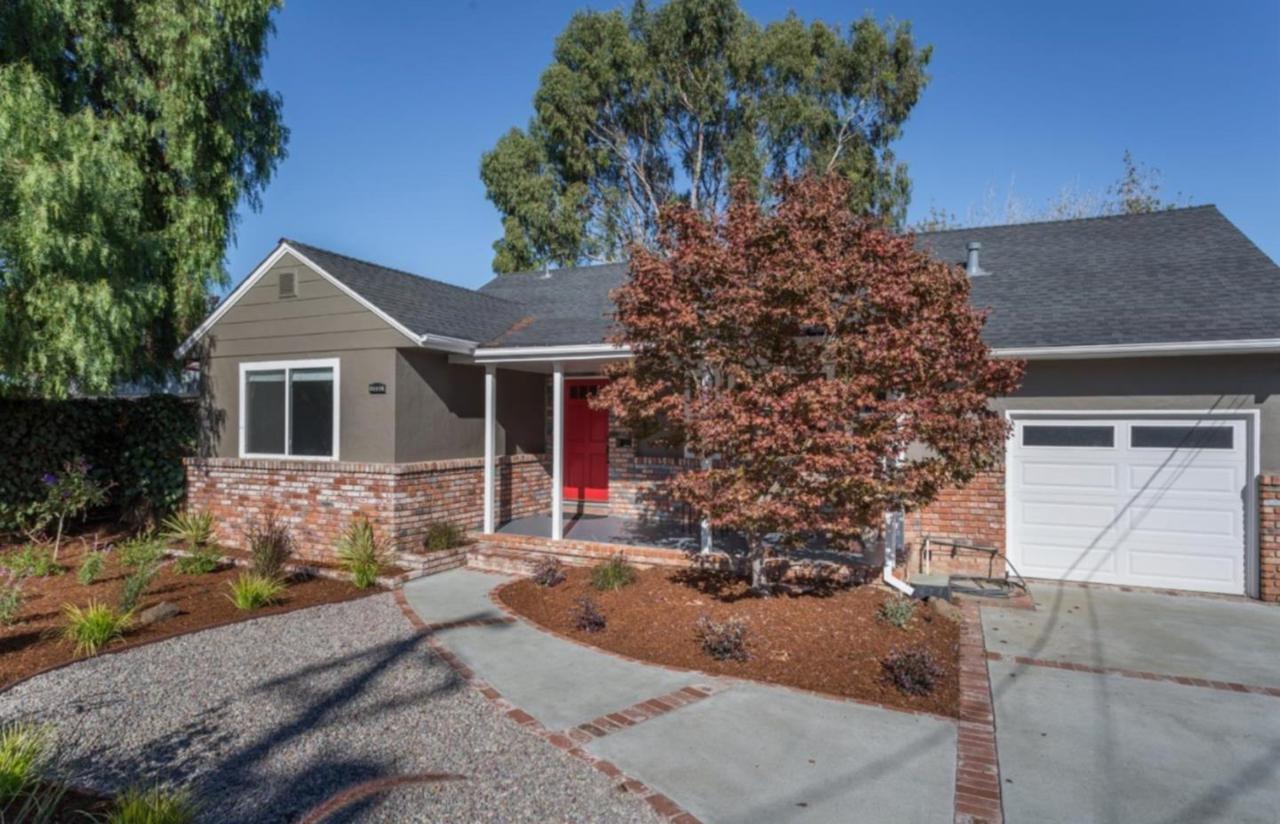 1021 Elmer St - Photo 1