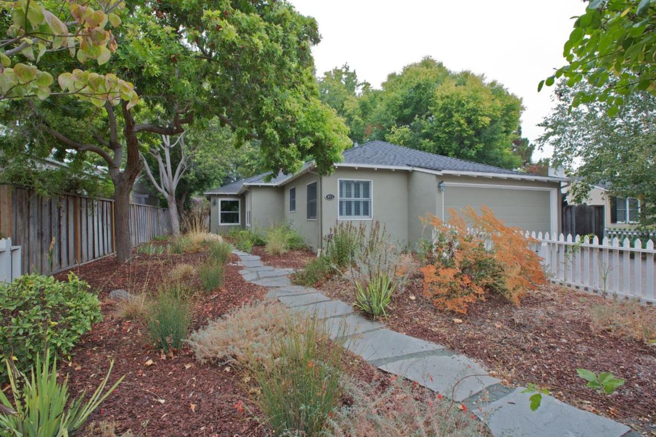 455 Oregon Ave - Photo 1