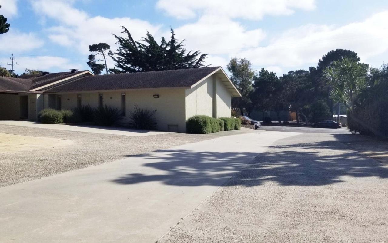1100 Sunset Dr - Photo 1