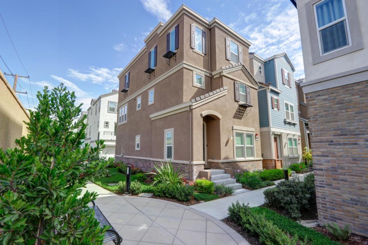 839 Pepper Pl - Photo 1