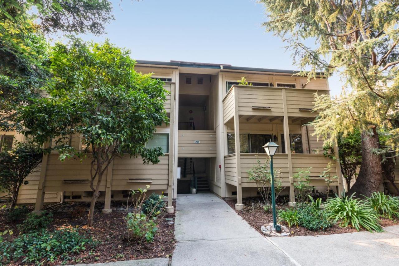 767 Fair Oaks Ave 8 - Photo 1