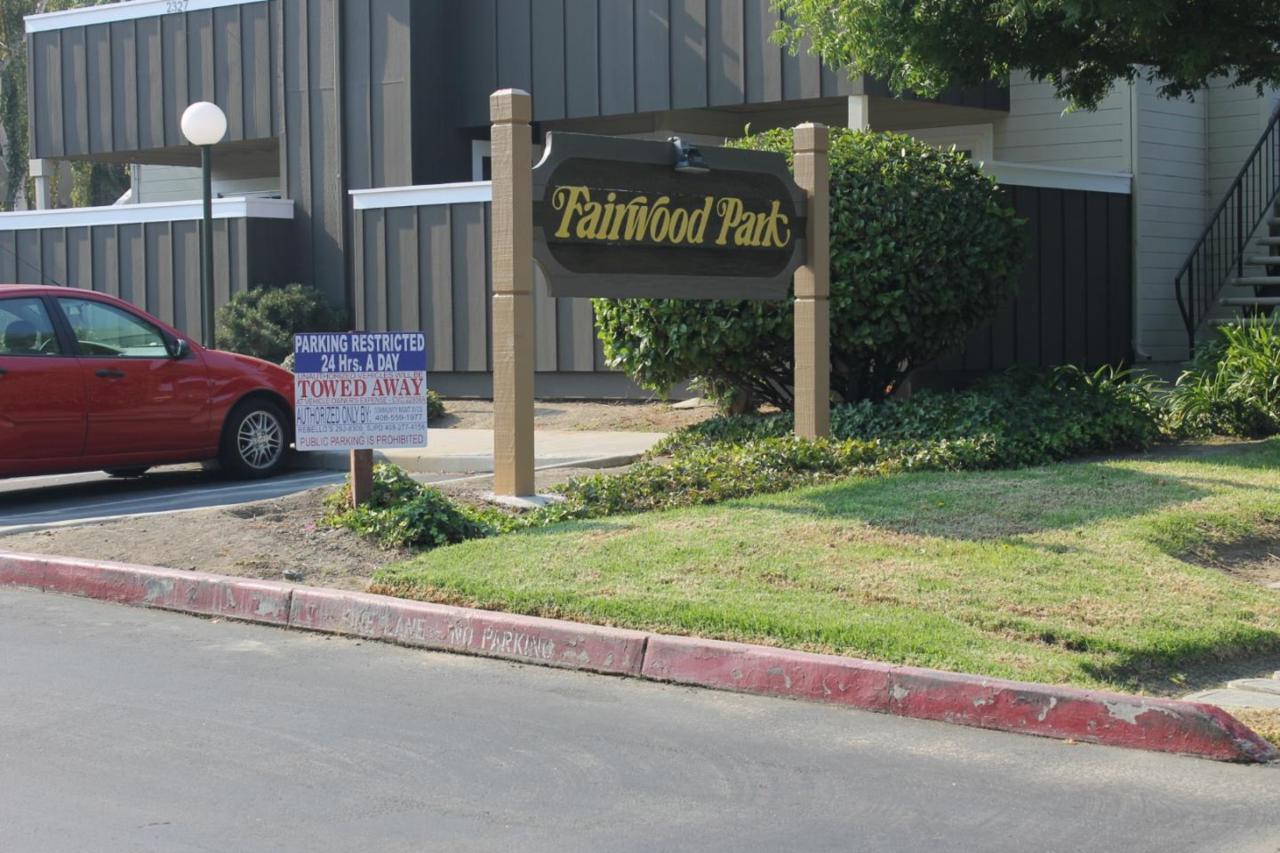 1060 Tekman Dr - Photo 1