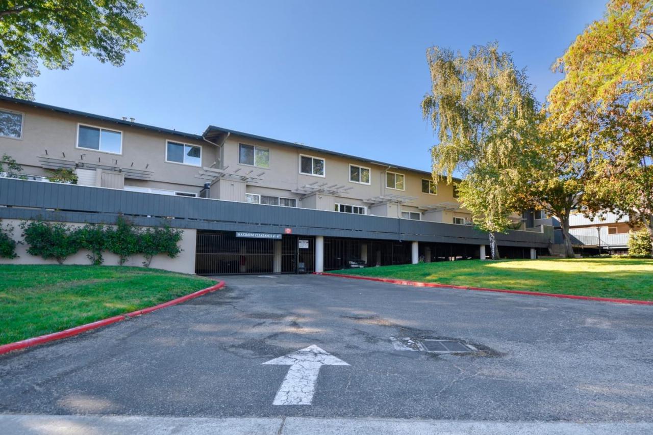 7150 Rainbow Dr 4 - Photo 1