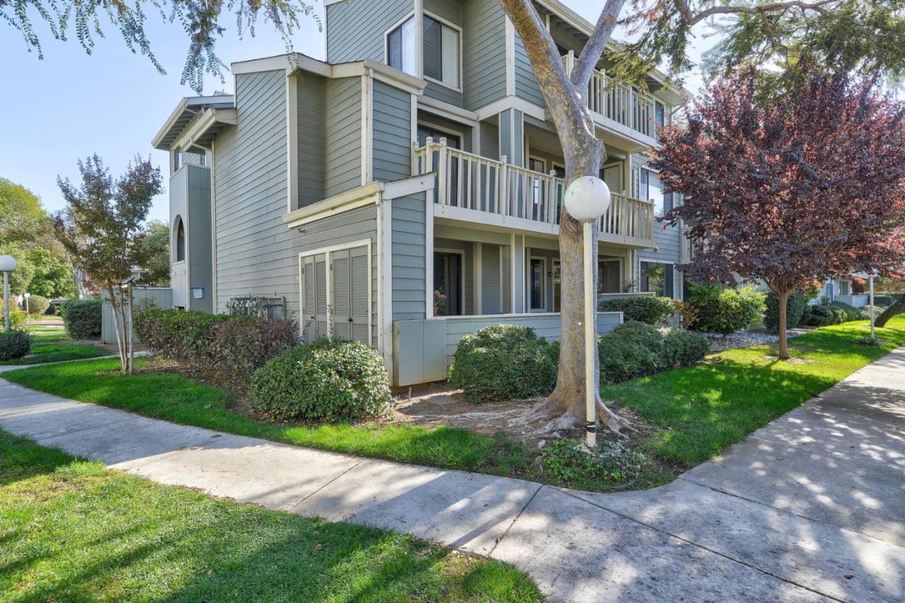 3660 Knollwood Ter 101 - Photo 1